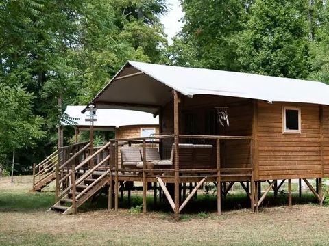 HÉBERGEMENT INSOLITE 5 personnes - LA CABANE DU TRAPPEUR