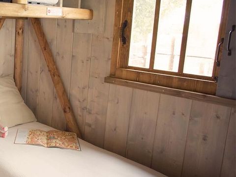 HÉBERGEMENT INSOLITE 5 personnes - LA CABANE DU TRAPPEUR