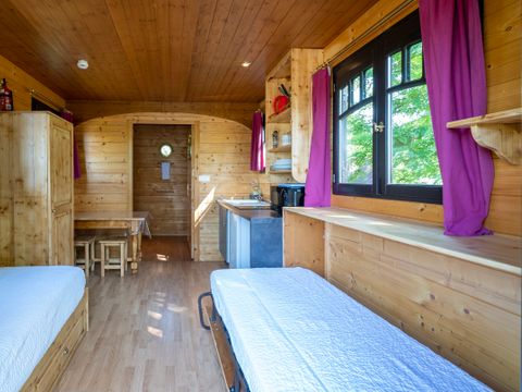 HÉBERGEMENT INSOLITE 3 personnes - BOHEME adaptée aux PMR