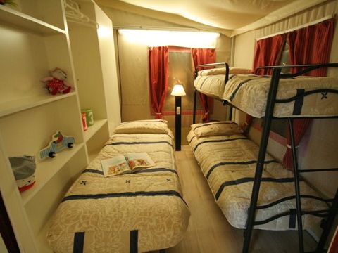 Tente en toile et en bois 4 personnes - Lodge Tent