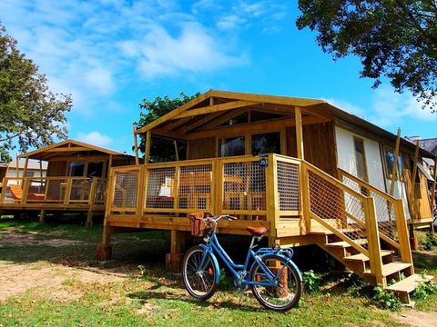 BUNGALOW TOILÉ 4 personnes - Sweetflower sur pilotis Premium 43m² (2 chambres) dont terrasse 11m² + TV + draps et serviettes