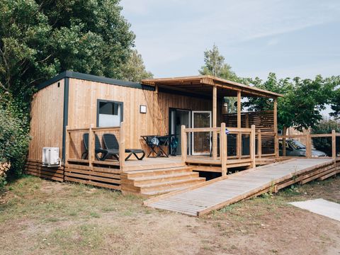 MOBILHOME 4 personnes - Homeflower Premium PMR 26.5m² (2 chambres) + CLIM + terrasse semi-couverte + TV + draps + serviettes