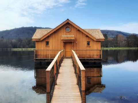 Hébergement 2 personnes - CABANE SUR L'EAU avec Jacuzzi