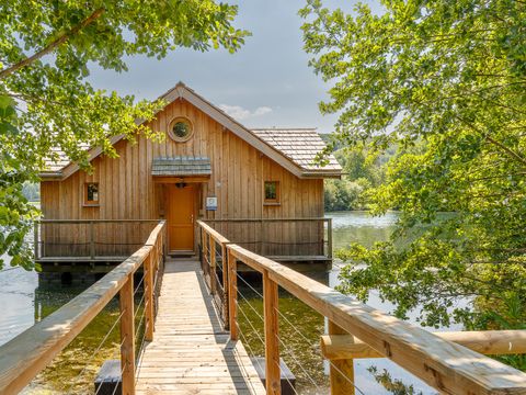 Hébergement 2 personnes - CABANE SUR L'EAU avec Jacuzzi