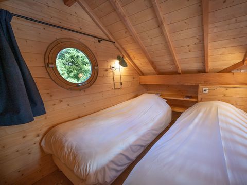 Hébergement 2 personnes - CABANE SUR L'EAU avec Jacuzzi