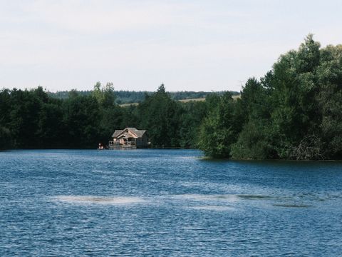 Hébergement 2 personnes - CABANE SUR L'EAU avec Jacuzzi