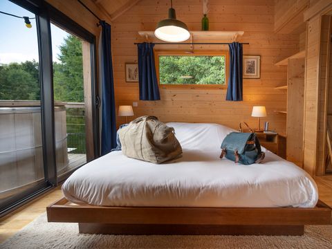 Hébergement 2 personnes - CABANE SUR L'EAU avec Jacuzzi
