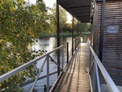 Hébergement 2 personnes - CABANE SUR L'EAU