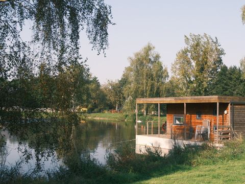 HÉBERGEMENT INSOLITE 2 personnes - CABANE SUR L'EAU