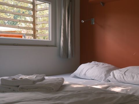 Hébergement 2 personnes - CABANE SUR L'EAU