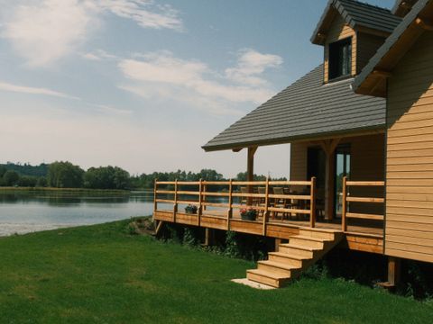 MAISON 12 personnes - Canadienne au bord du Lac