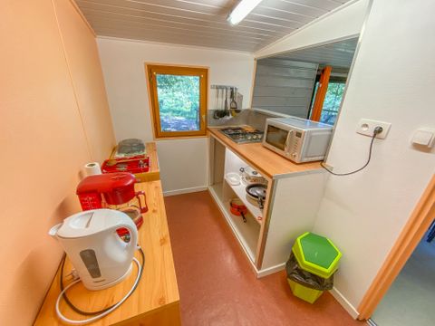 Mobilhome 4 personnes - ARTENSE (arrivée dimanche)