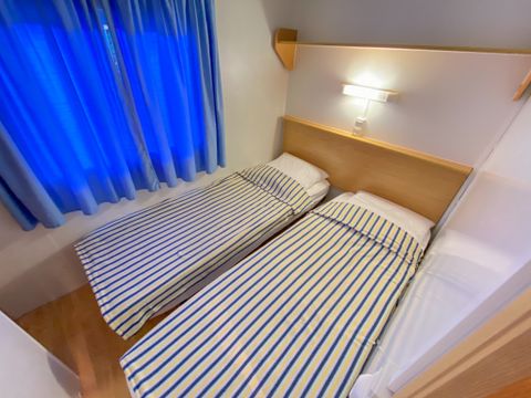 MOBILHOME 4 personnes - ARTENSE (arrivée dimanche)