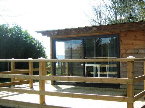 MOBILHOME 4 personnes - ARTENSE (arrivée dimanche)