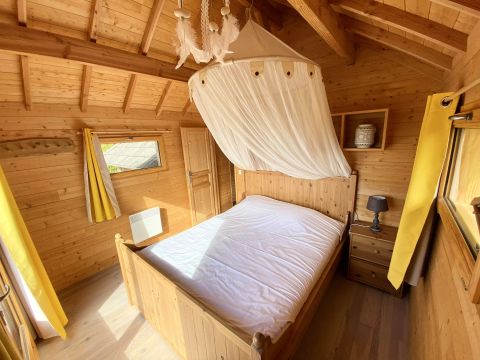 Tente en toile et en bois 4 personnes - Cabane Perchée Beaumont 3 Pièces 4 Personnes