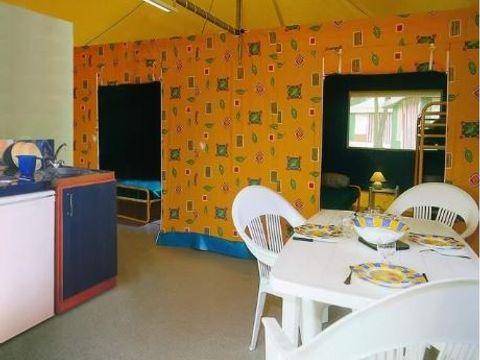 BUNGALOW TOILÉ 4 personnes - LAGUNA sans sanitaires BUNGALOW TOILÉ 4 personnes - LAGUNA sans sanitaires