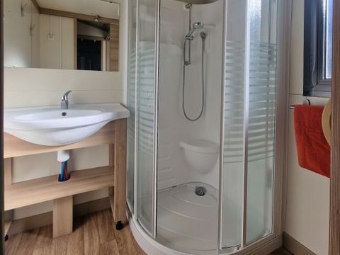 Chalet 5 personnes - Confort Jasmin - 2 chambres - -5 pers max - 25 m² - Terrasse