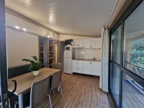 CHALET 5 personnes - Chalet Confort Mimosa (2 ch -5 pers max) 28 m² + terrasse + local rangement