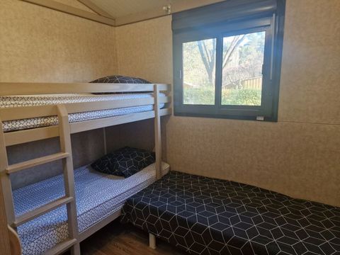 CHALET 5 personnes - Chalet Confort Mimosa (2 ch -5 pers max) 28 m² + terrasse + local rangement