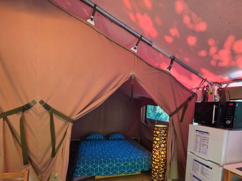 Tente en toile et en bois 2 personnes - Lodge Cocoon River 28m2 - 2 chambres - 5pers - Sans sanitaires - Terrasse
