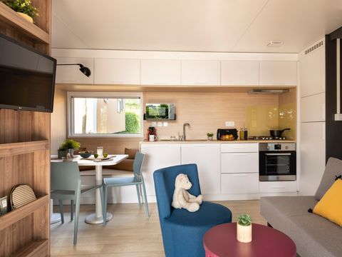 MOBILHOME 6 personnes - EXCLUSIF 3 CHAMBRES JACUZZI + SUITE PARENTALE