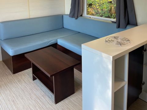 MOBILHOME 4 personnes - 2 chambres avec grande pelouse et terrasse ensoleilée!