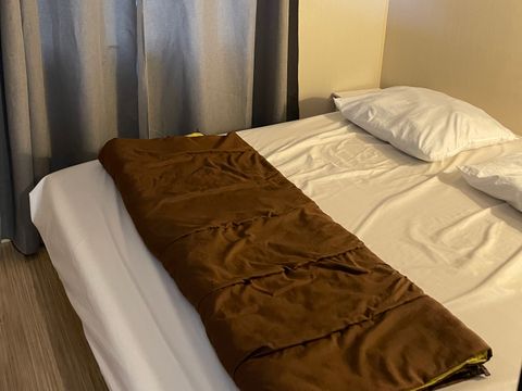 MOBILHOME 4 personnes - 2 chambres avec grande pelouse et terrasse ensoleilée!