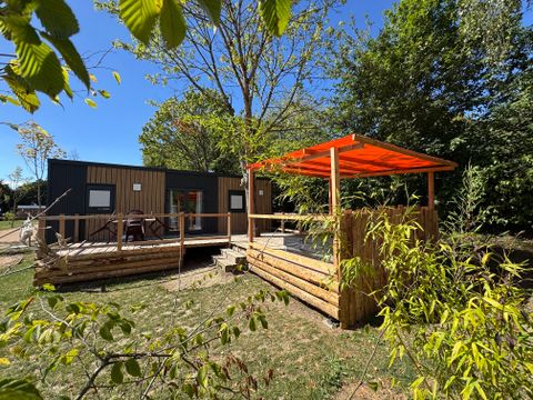 Mobilhome 4 personnes - Cottage avec terrasse - 2 chambres/2 - Salles de bain et spa privatif au Camp'hôtel du Perche Bellêmois