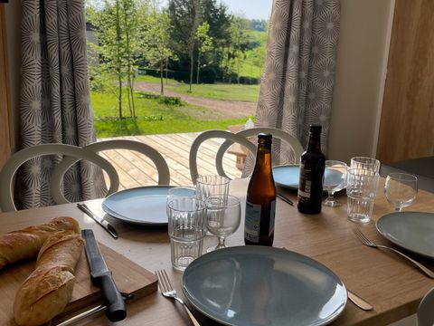 BUNGALOW 4 personnes - Location Appart camp' Hôtel avec terrasse 2ch/2sdb/Cuisine/Salon/Prestation hôtelière