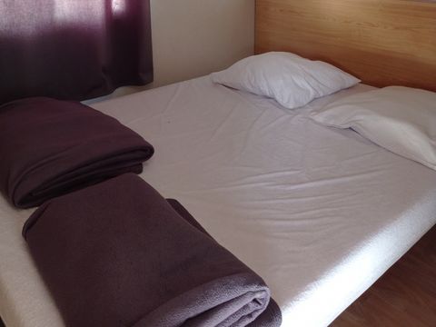 MOBILHOME 4 personnes - 2 chambres (samedi à samedi du 06/07/24 au 31/08/24) 4 pers.