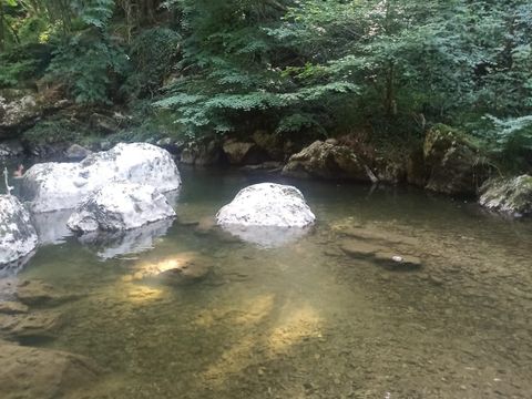 Tente en toile et en bois 4 personnes - Tithome avec sanitaire (samedi à samedi du 06/07/24 au 31/08/24) 4 pers.