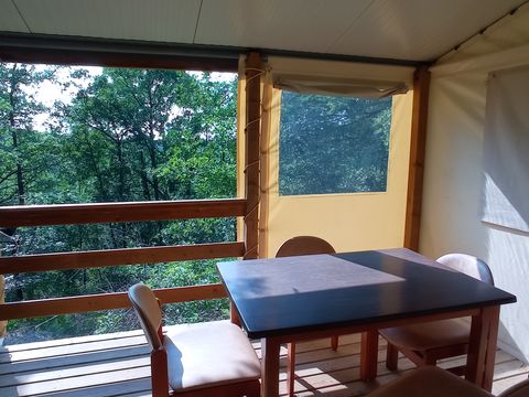 Tente en toile et en bois 4 personnes - Tithome sans sanitaire (dimanche à dimanche du 07/07/24 au 01/09/24) 4 pers.