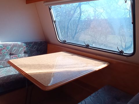 CARAVANE 3 personnes -  sans sanitaires privés (samedi à samedi du 8/07 au 26/08) 3 pers.