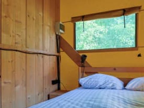 TENTE TOILE ET BOIS 5 personnes - Grives