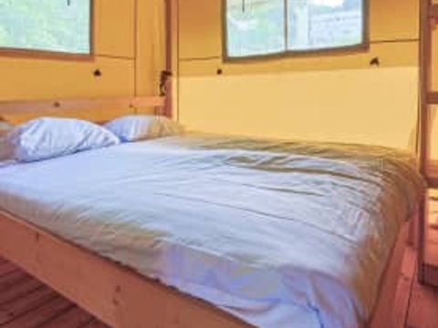 TENTE TOILE ET BOIS 5 personnes - Grives