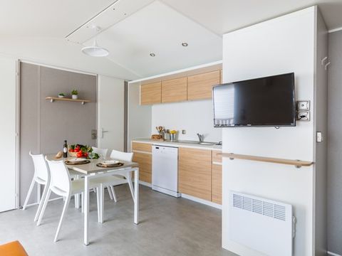 MOBILHOME 6 personnes - Premium | 3 Ch. | 6 Pers. | Terrasse surélevée | TV
