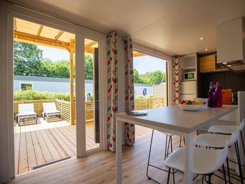 MOBILHOME 6 personnes - Mobil-home | Premium | 3 Ch. | 6 Pers. | Terrasse surélevée | 2 SDB | TV