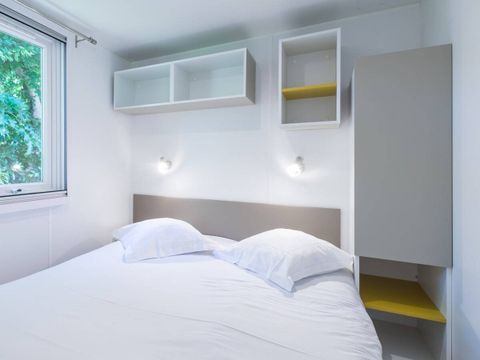 MOBILHOME 8 personnes -  Mobil-home | Premium | 4 Ch. | 8 Pers. | Terrasse surélevée | 1 SDB | TV
