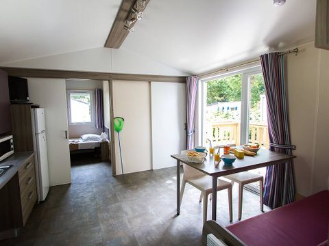 MOBILHOME 4 personnes - Mobil-home PMR | Comfort | 2 Ch. | 4 Pers. | Terrasse surélevée | 1 SDB | TV
