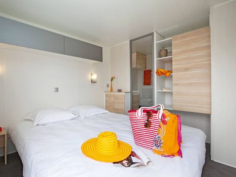 MOBILHOME 4 personnes - Mobil-home | Comfort | 2 Ch. | 4 Pers. | Terrasse surélevée | 2 SDB | TV