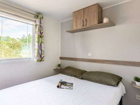 MOBILHOME 6 personnes - Mobil-home | Comfort | 2 Ch. | 4/6 Pers. | Terrasse surélevée non couverte | 1 SDB | TV