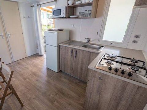 MOBILHOME 8 personnes - Mobil-home | Comfort | 3 Ch. | 6/8 Pers. | Terrasse surélevée non couverte | 1 SDB | TV
