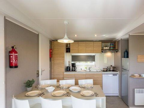 MOBILHOME 6 personnes - Mobil-home | Premium | 3 Ch. | 6 Pers. | Terrasse surélevée | TV