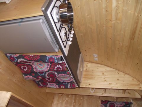 HÉBERGEMENT INSOLITE 3 personnes - CABANE POD