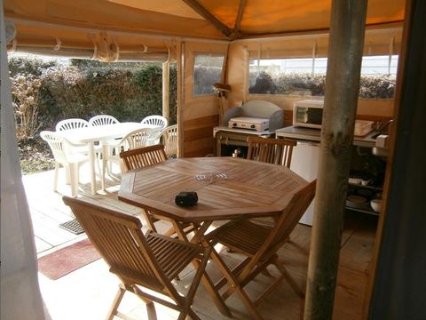 TENTE TOILE ET BOIS 6 personnes - Lodge URCHILO 6 personnes