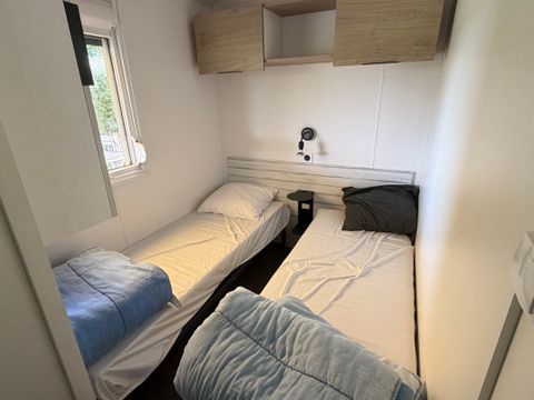 Mobilhome 8 personnes - NIRVANA - QUATTRO - 4 chambres - 40m² avec terrasse semi couverte