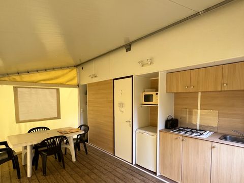 Tente en toile et en bois 5 personnes - TITHOME 25m² - 2 chambres - PAS DE WC ET salle de bain