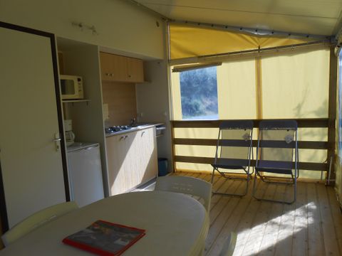 Tente en toile et en bois 5 personnes - TITHOME 25m² 2 chambres - PAS DE WC ET SALLE DE BAIN