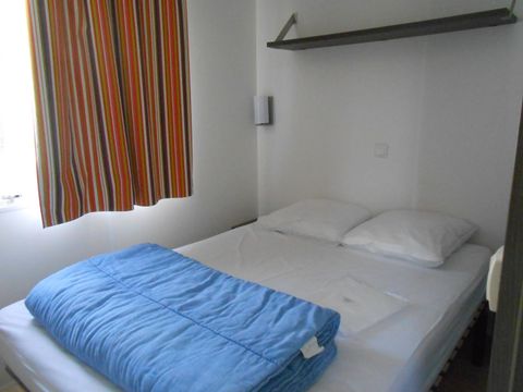Mobilhome 4 personnes - PMR - IBIZA 31 m² avec terrasse bois non couverte