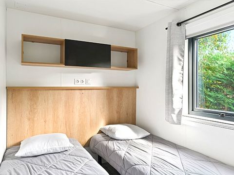 MOBILHOME 4 personnes - Premium | 2 Ch. | 4 Pers. | Terrasse surélevée | TV